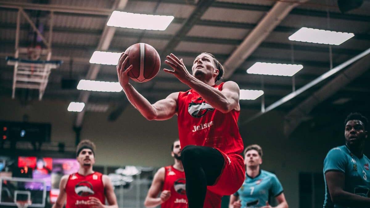 Riders-vs-Rocks-Justin-Hedley-Peter-Simmons