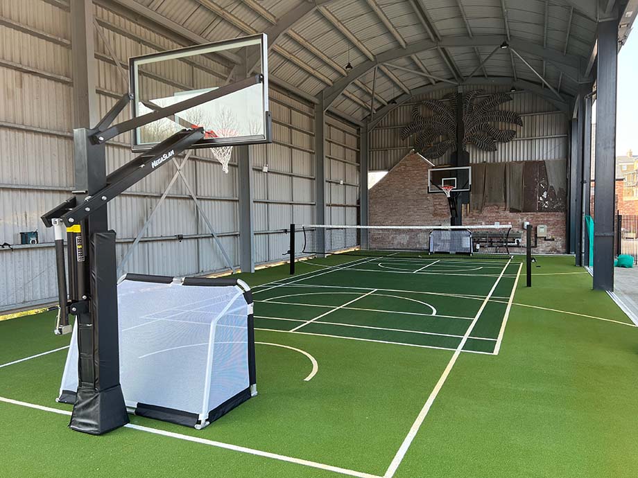 Mega Slam Hoops en la Dorset Studio School